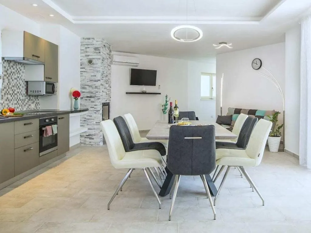 Villa Dina Comfortable Holiday Residence Labin