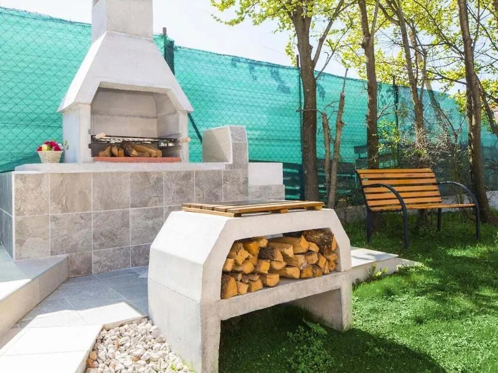 Villa Dina Comfortable Holiday Residence Labin   Labin (Istria)