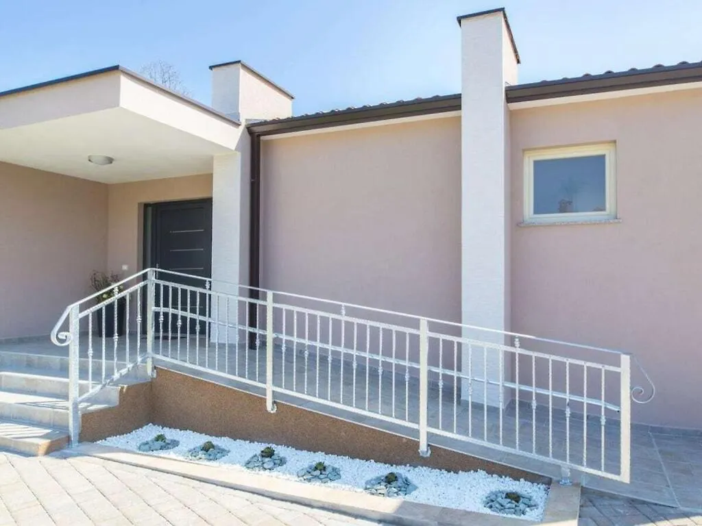 Villa Dina Comfortable Holiday Residence Labin